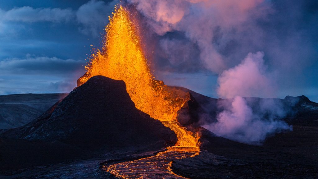 What does it mean when you dream about volcanoes