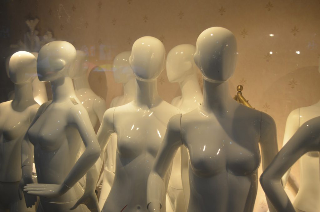 What does it mean when you dream about a mannequin?