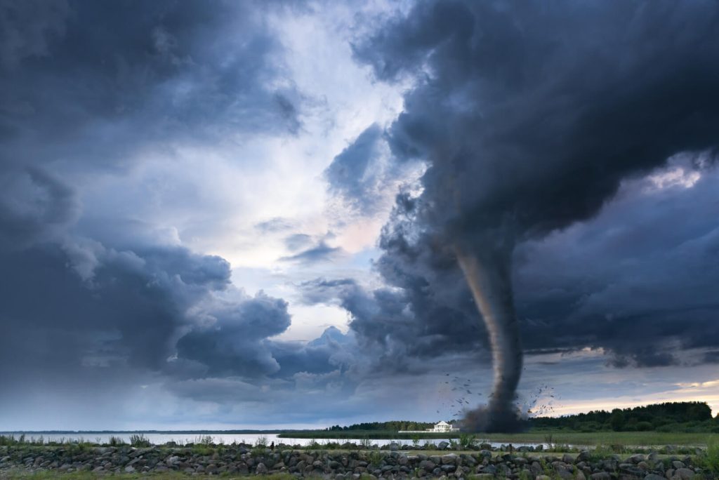 What does it mean to dream about tornadoes?