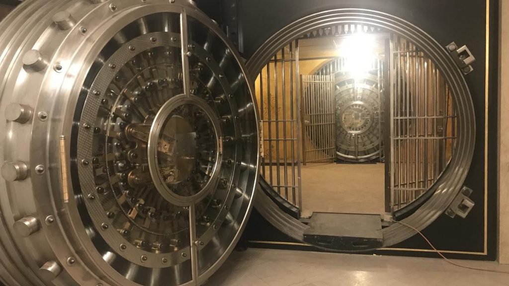 What does it mean to dream about a vault?